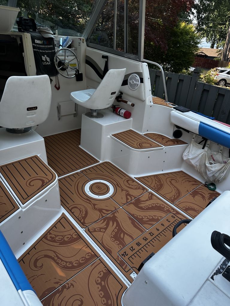 Octopus EVA deck wide view